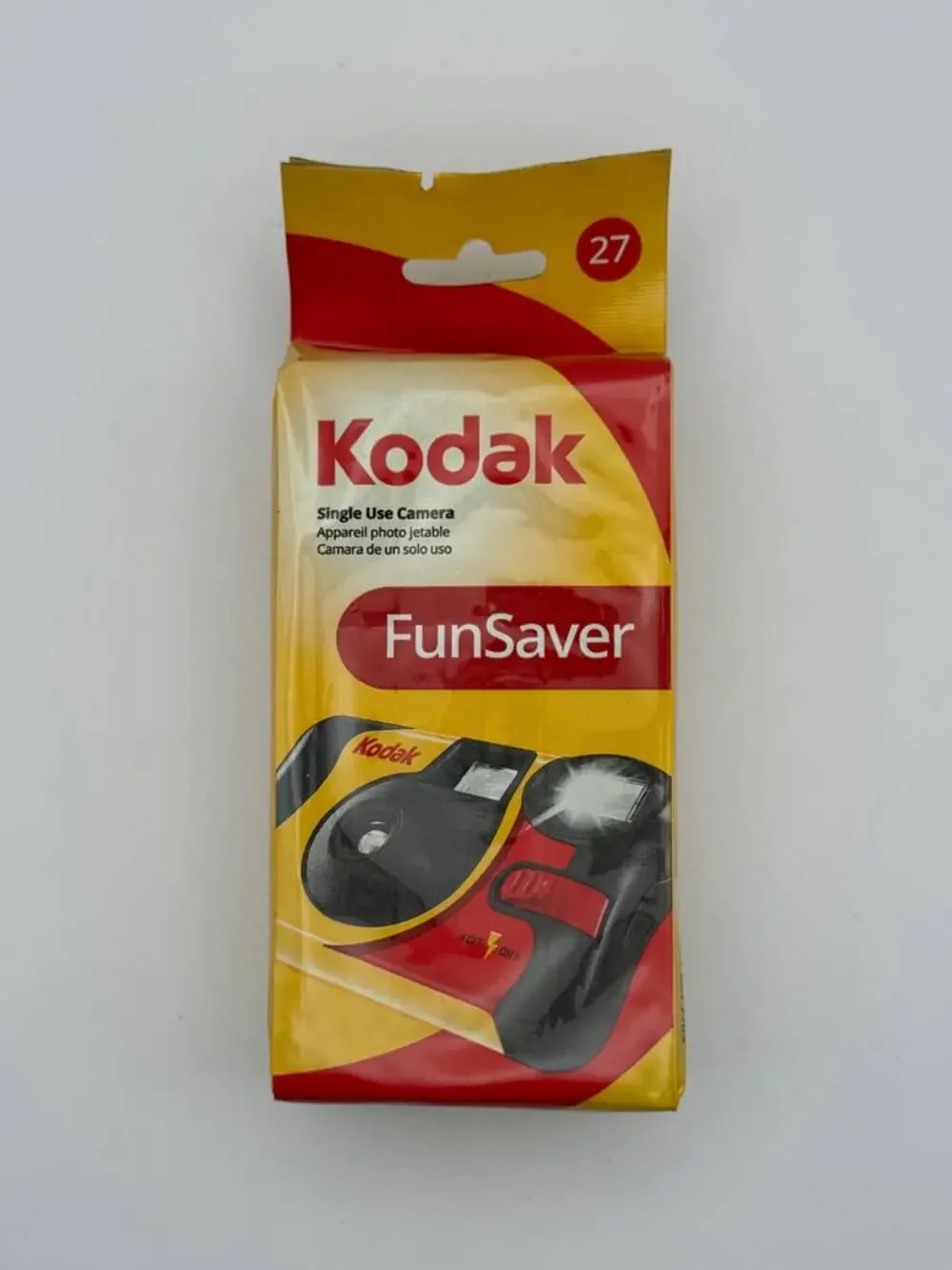 Kodak FunSaver 35mm Disposable Camera 27 Exposure Manual Flash New Exp 08/27